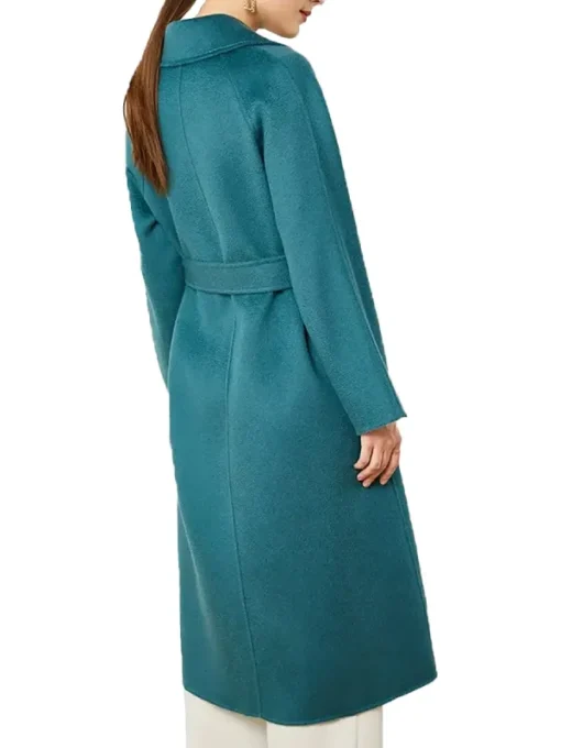Another Simple Favor Anna Kendrick Stephanie Smothers Coat