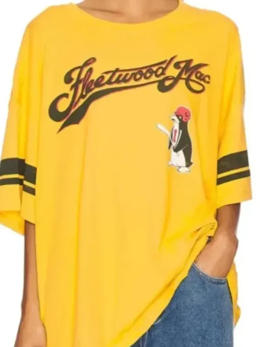 The Kelly Clarkson Show Kelly Clarkson Fleetwood Mac Shirt Yellow